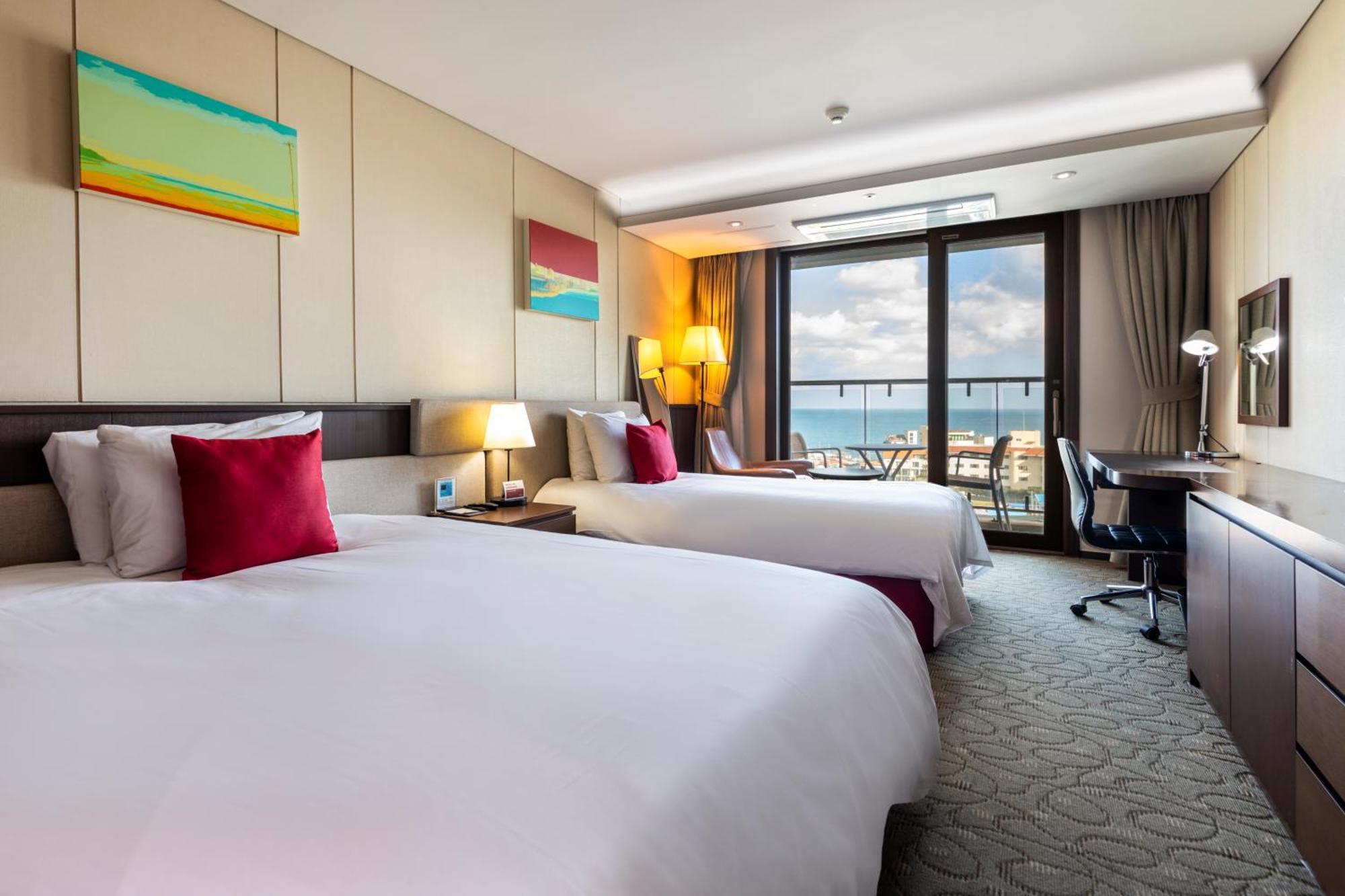 Ramada By Wyndham Jeju Hamdeok Hotell Eksteriør bilde