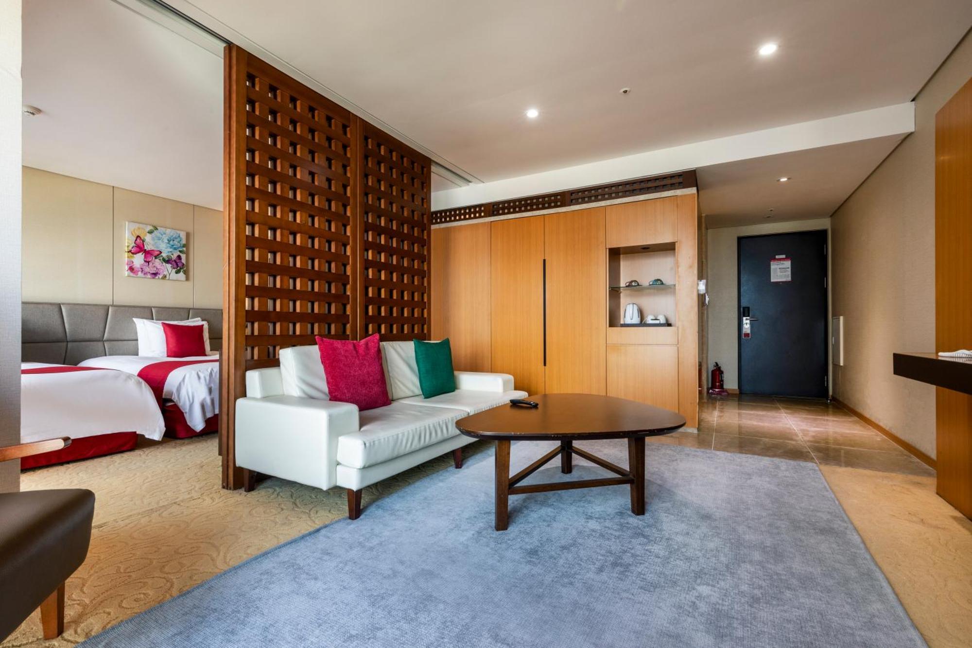 Ramada By Wyndham Jeju Hamdeok Hotell Eksteriør bilde