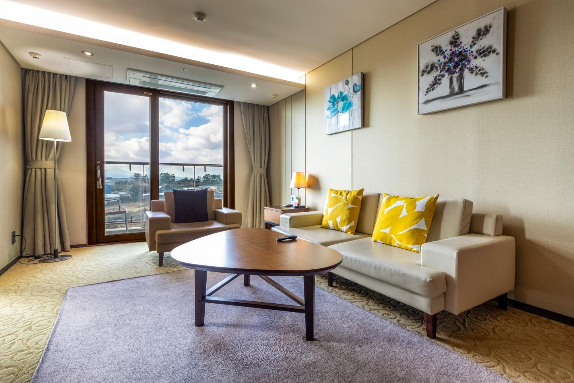 Ramada By Wyndham Jeju Hamdeok Hotell Eksteriør bilde